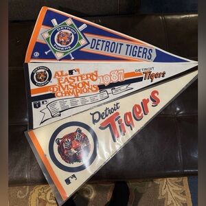 Lots Of Three Vintage 1980S Detroit Tigers Felt Pendant Full-Size